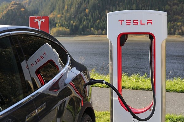 Assurance tesla : guide complet pour choisir la meilleure couverture